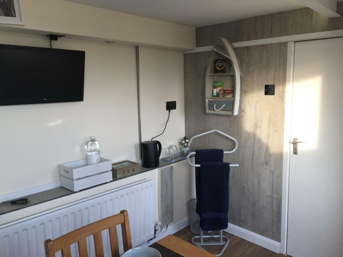 Self-Contained Small Apt. וויימות' מראה חיצוני תמונה